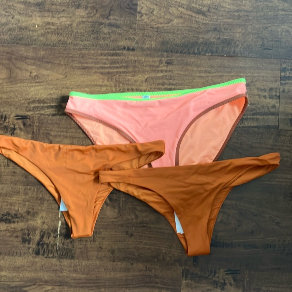 🔥10 for $100🔥 Bundle of 3 bikini bottoms size Large zara and aerie